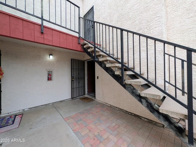 4211 E Palm Ln in Phoenix, AZ - Foto de edificio - Building Photo