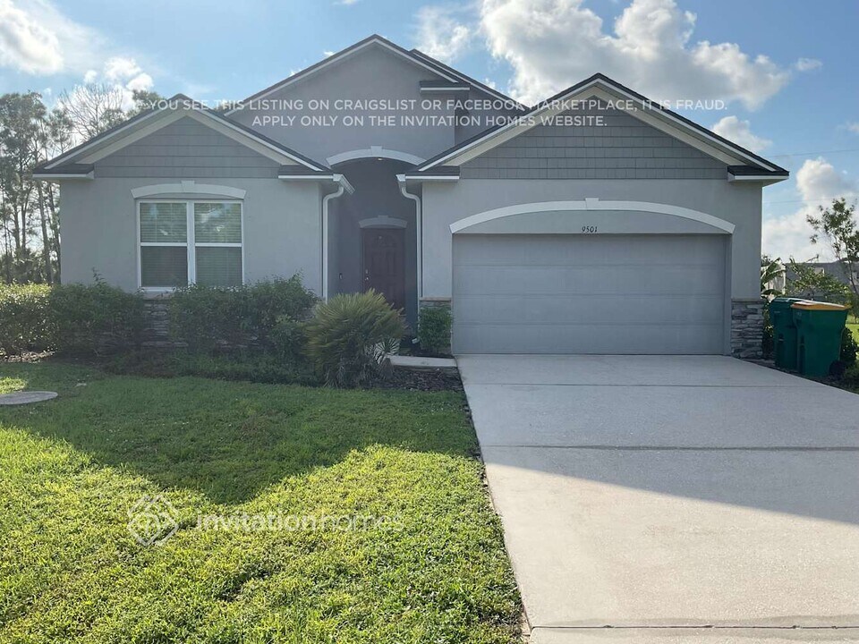 9501 Little Rock St in Port Charlotte, FL - Building Photo