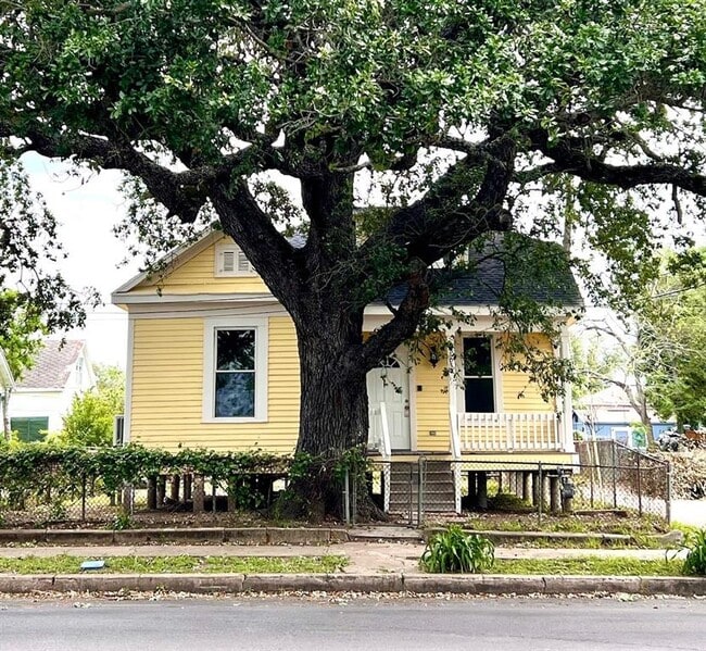 property at 1512 37th St