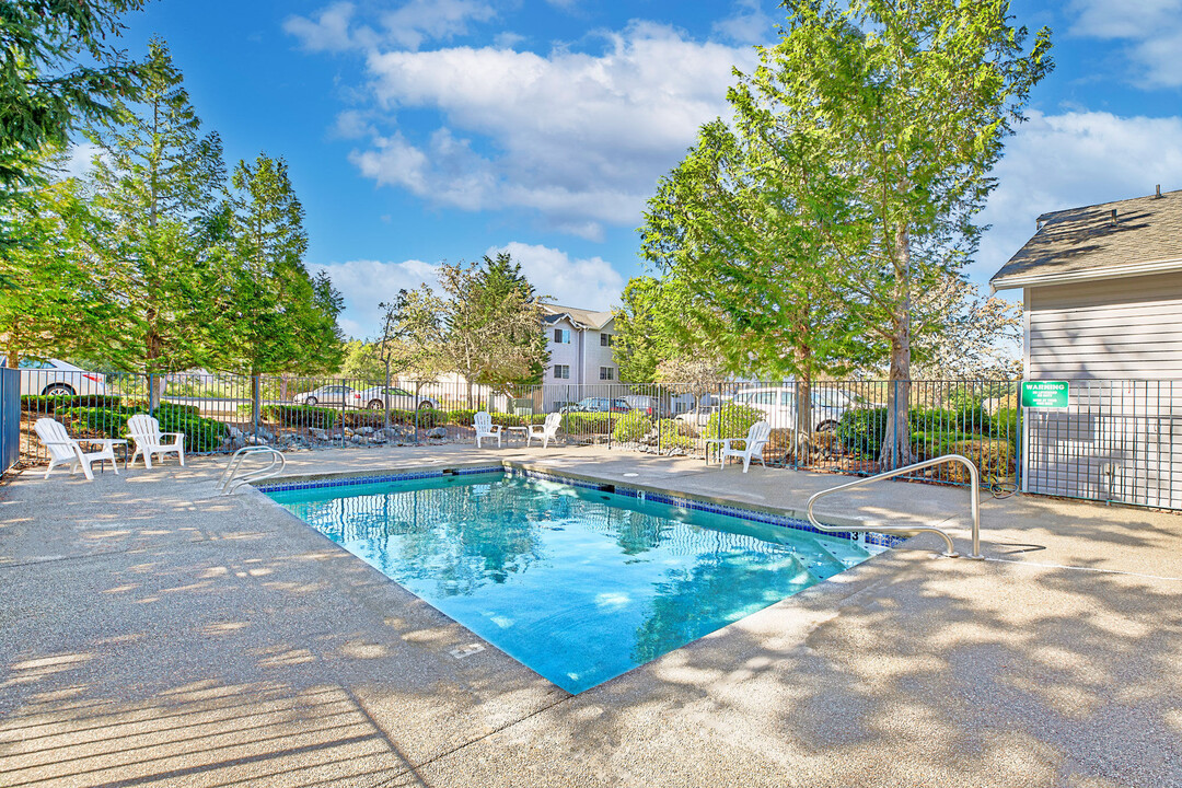 Olympic Pointe Apartments in Port Orchard, WA - Building Photo