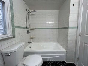 677 Kennedy Blvd, Unit 6 in Bayonne, NJ - Foto de edificio - Building Photo