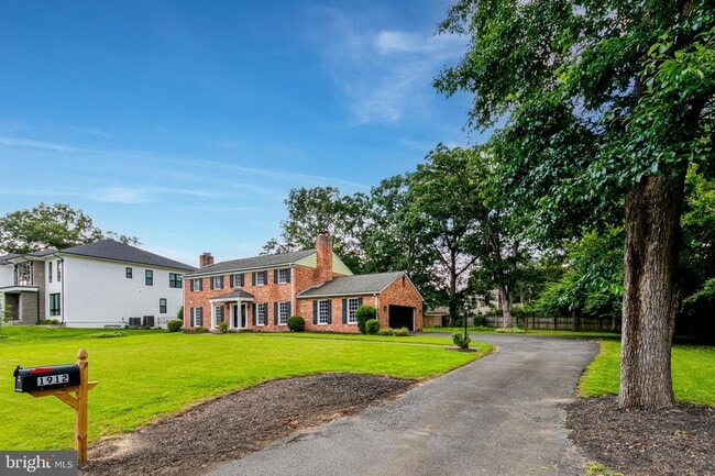 1912 Hull Rd in Vienna, VA - Building Photo - Building Photo