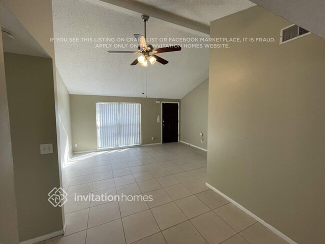 10115 Pepperidge Ct in Tampa, FL - Building Photo - Building Photo