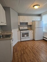 206 Pine St in Lowell, MA - Building Photo - Building Photo
