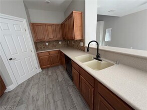 9103 Harbor Wind Ave in Las Vegas, NV - Building Photo - Building Photo