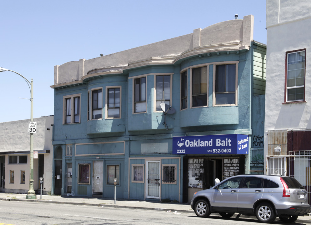 2324-2332 International Blvd in Oakland, CA - Building Photo