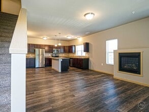 2317 Parmenter St, Unit 108 in Middleton, WI - Building Photo - Building Photo