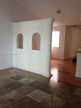 2549 Centergate Dr in Miramar, FL - Building Photo - Building Photo