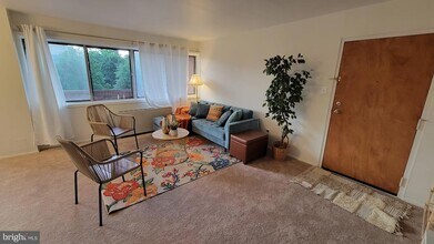1501 S George Mason Dr, Unit 23 in Arlington, VA - Building Photo - Building Photo