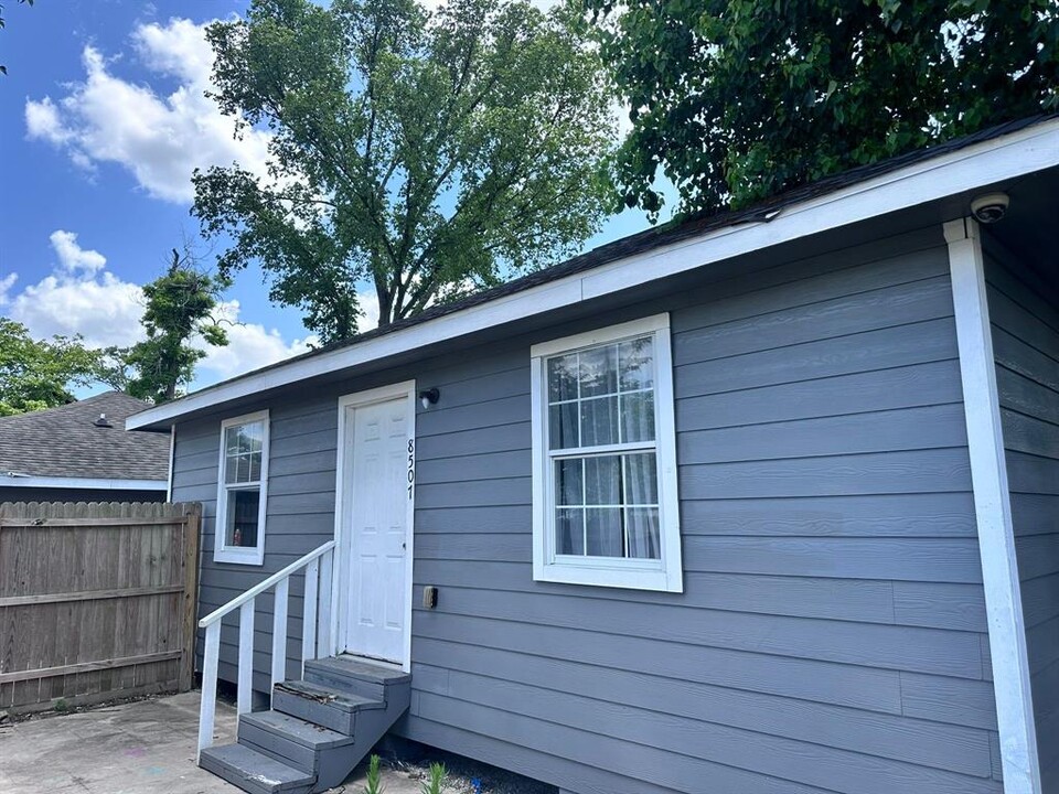 8507 Lockwood Dr in Houston, TX - Foto de edificio