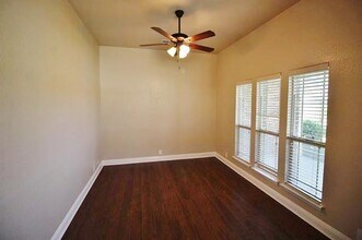 6613 Meadow Glen Dr in Midlothian, TX - Building Photo - Building Photo