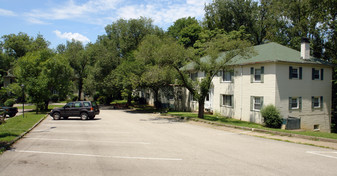 Chilton Manor Apartments