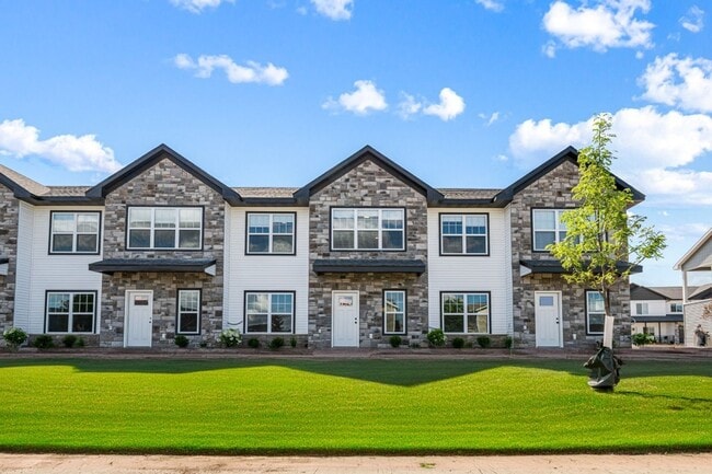 160 Sweetwater Ln in North Liberty, IA - Building Photo - Building Photo