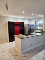 5433 Lakefront Blvd, Unit APT B in Delray Beach, FL - Building Photo