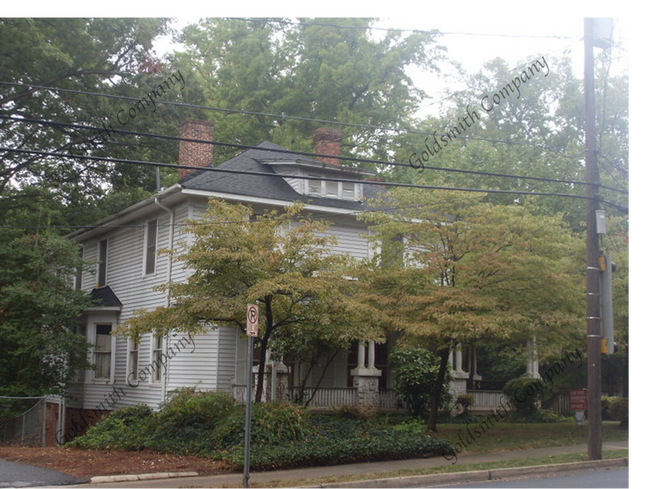 property at 224 E Park Ave