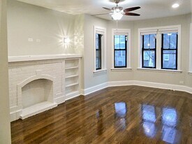 2206 W Foster Ave, Unit 3 in Chicago, IL - Building Photo
