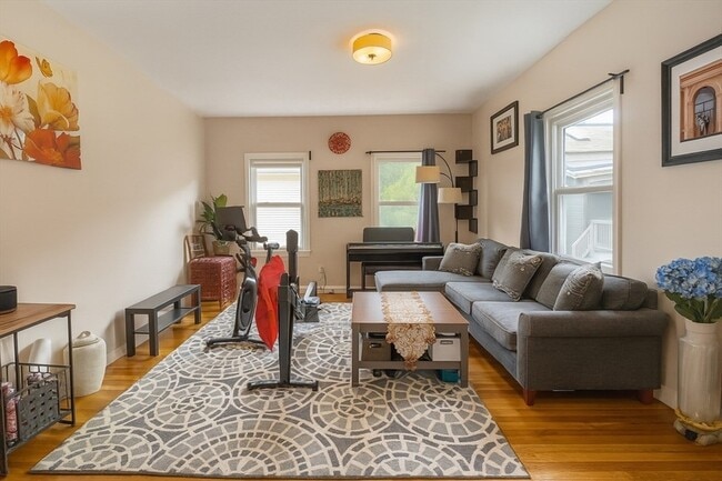 101 Prospect St, Unit 2 in Somerville, MA - Foto de edificio - Building Photo