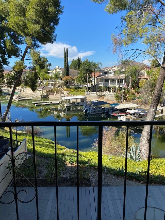 24311 Canyon Lake Dr N in Canyon Lake, CA - Building Photo - Building Photo