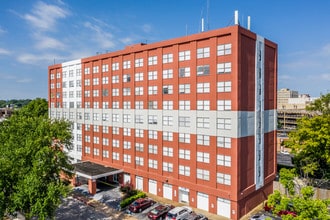 The Pulse Apartments in Memphis, TN - Foto de edificio - Building Photo