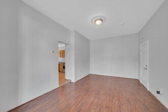 322 Webster Ave in Jersey City, NJ - Building Photo - Building Photo