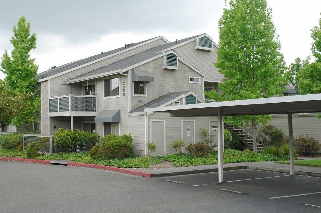 2912 Bay Village Cir in Santa Rosa, CA - Building Photo