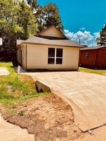 11720 White Cedar St in Willis, TX - Building Photo