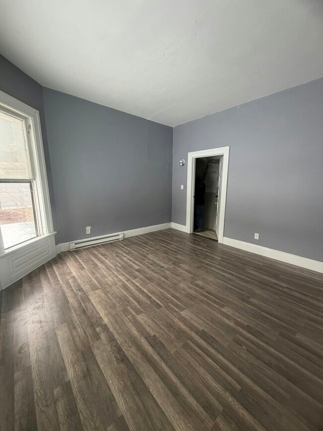 2618 Collingwood Blvd in Toledo, OH - Building Photo - Building Photo