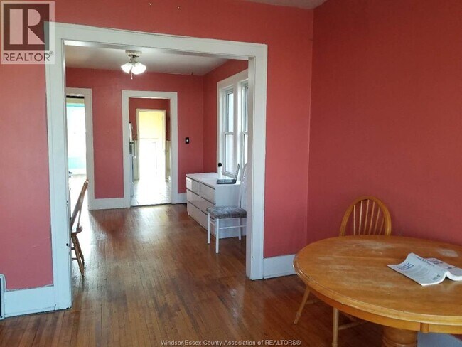 1093 Howard Ave in Windsor, ON - Building Photo - Building Photo