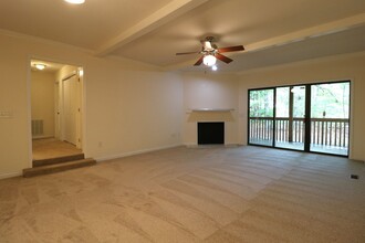 2103 Aspen Way in Winston-Salem, NC - Building Photo - Building Photo