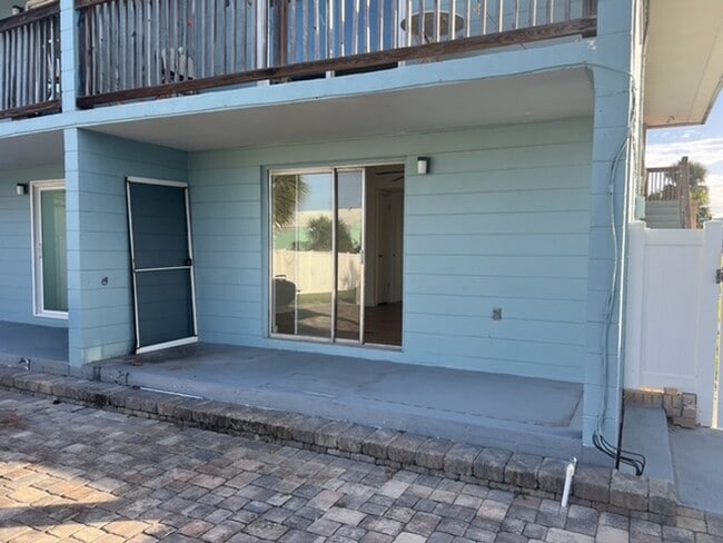 212 S Daytona Ave in Flagler Beach, FL - Building Photo - Building Photo