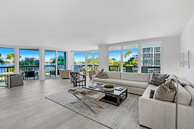 3140 S Ocean Blvd in Palm Beach, FL - Building Photo - Building Photo
