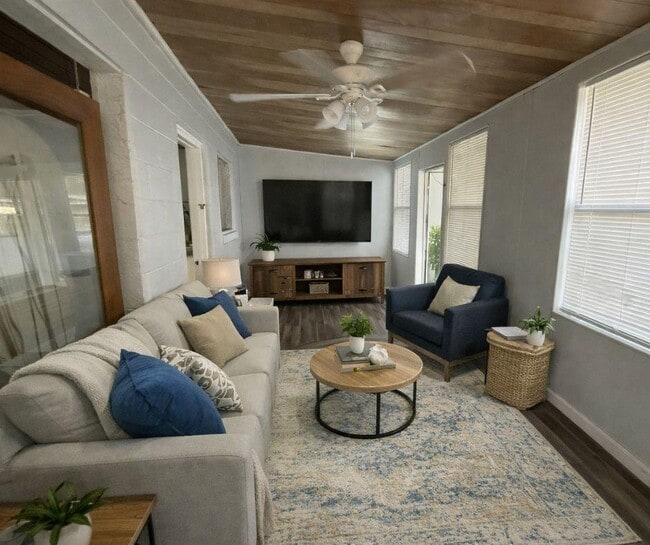 8801 E Moonrise Ln in Floral City, FL - Foto de edificio - Building Photo