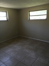 5712 Quist Dr in Port Richey, FL - Building Photo - Building Photo