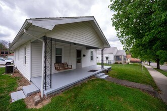 112 E 15th St in Bloomington, IN - Building Photo - Building Photo