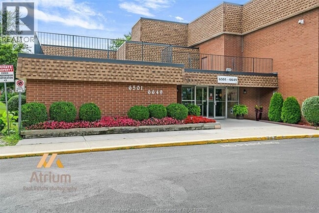 6555 Thornberry Crescent in Windsor, ON - Building Photo - Building Photo