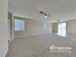 752 Pino Ave in Lancaster, CA - Building Photo - Building Photo