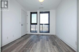 2118 Bloor St W in Toronto, ON - Building Photo - Building Photo