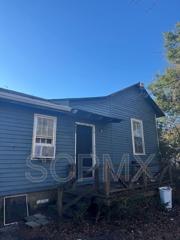 property at 1529 Henley St