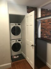 213 Maverick St, Unit 6 in Boston, MA - Foto de edificio - Building Photo