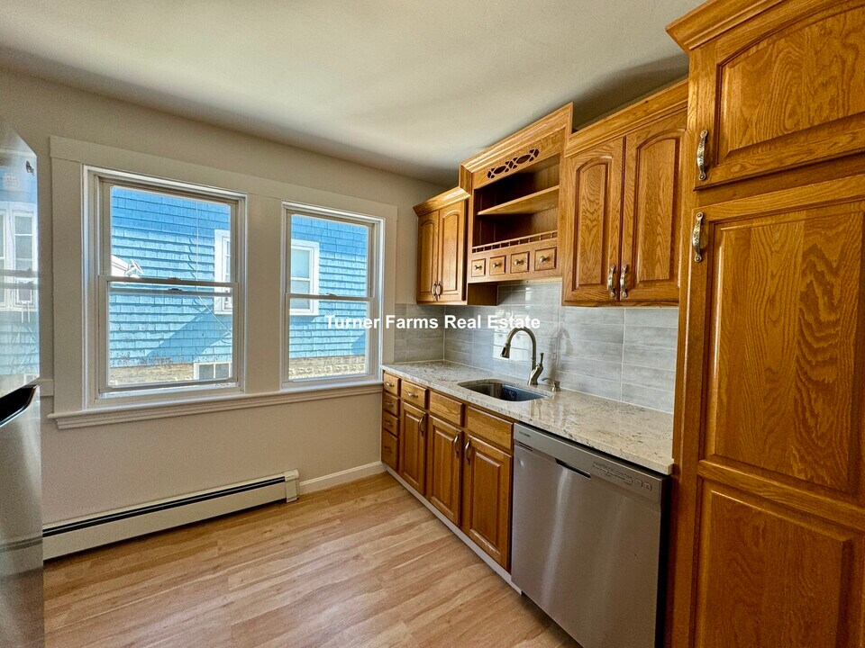 77 Fairfax St, Unit 1 in Somerville, MA - Building Photo