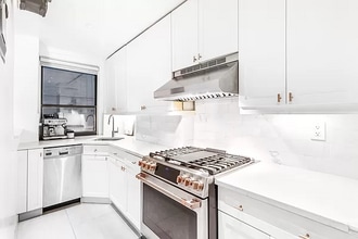 625 2nd Ave in New York, NY - Building Photo - Building Photo