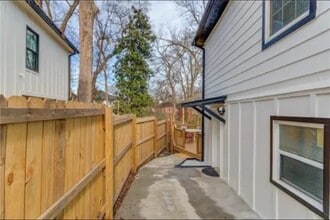 1013 Ashby Ter NW, Unit D in Atlanta, GA - Building Photo - Building Photo