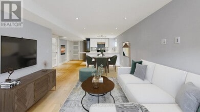 33 Davies Crescent in Toronto, ON - Building Photo - Building Photo