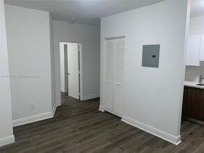 1218 Salzedo St in Coral Gables, FL - Building Photo - Building Photo