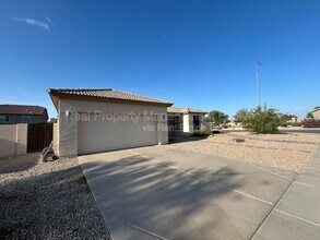 2956 E Hazeltine Way in Chandler, AZ - Building Photo - Building Photo