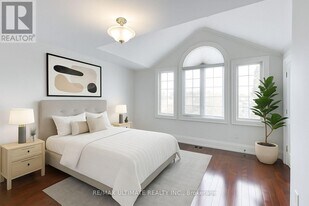 40 Harrow Dr in Toronto, ON - Building Photo