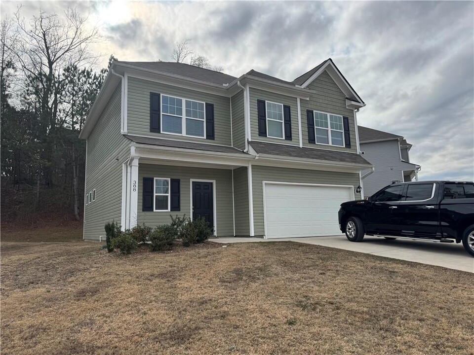 388 Collington Cir in Dalton, GA - Building Photo