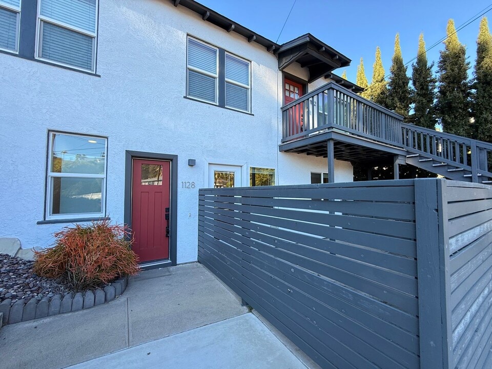 1128-30 Sassafras St in San Diego, CA - Foto de edificio