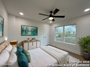 2239 Burnet St in San Antonio, TX - Building Photo - Building Photo