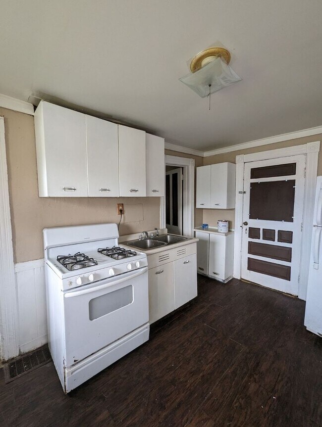 210 S Doxtator St in Rome, NY - Building Photo - Building Photo